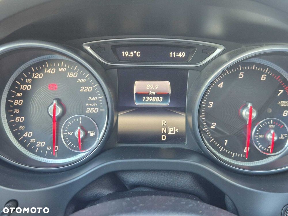 Mercedes-Benz GLA 250 4-Matic Urban - 13