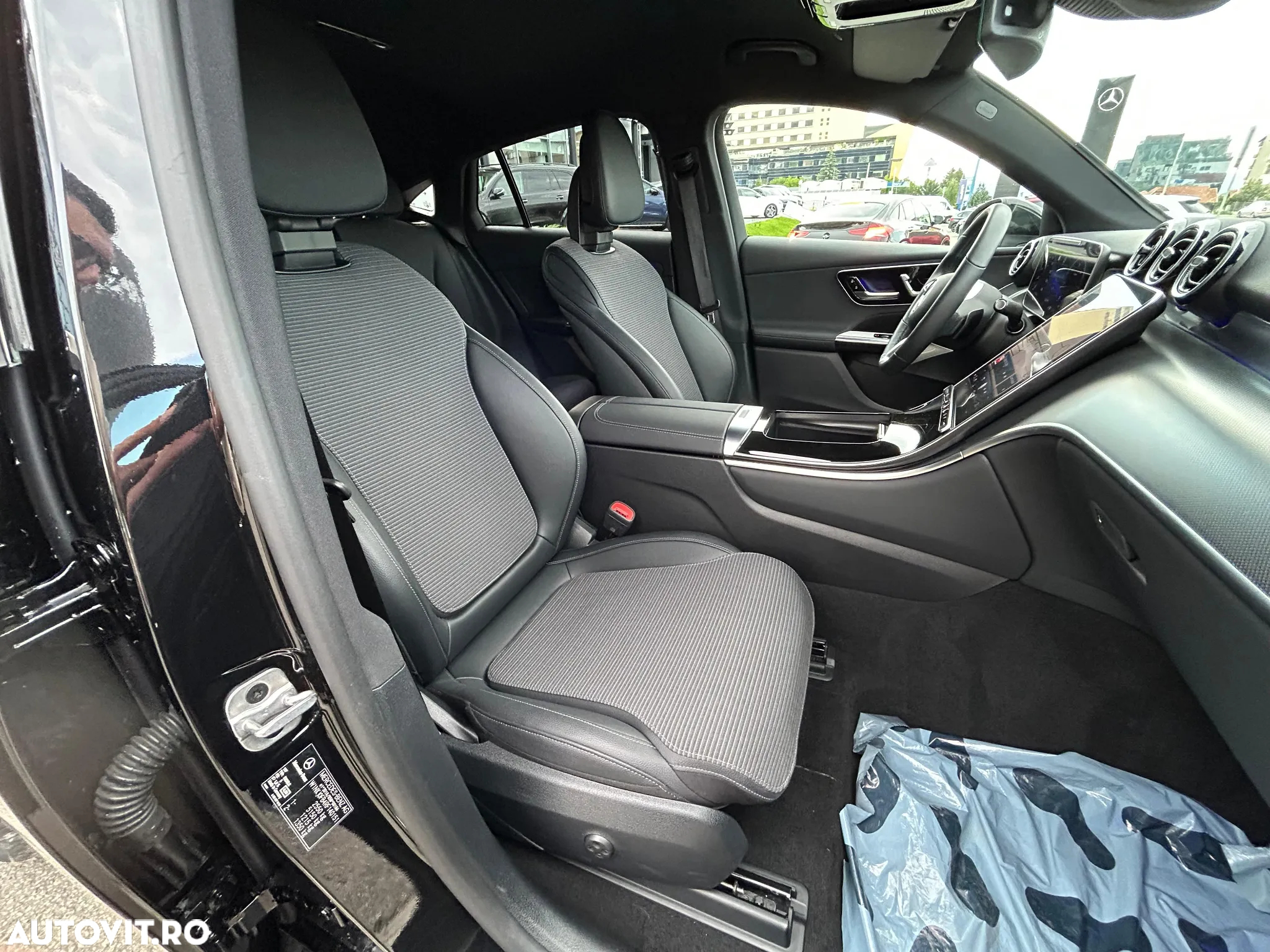 Mercedes-Benz GLC 200 4Matic 9G-TRONIC Avantgarde Advanced - 13