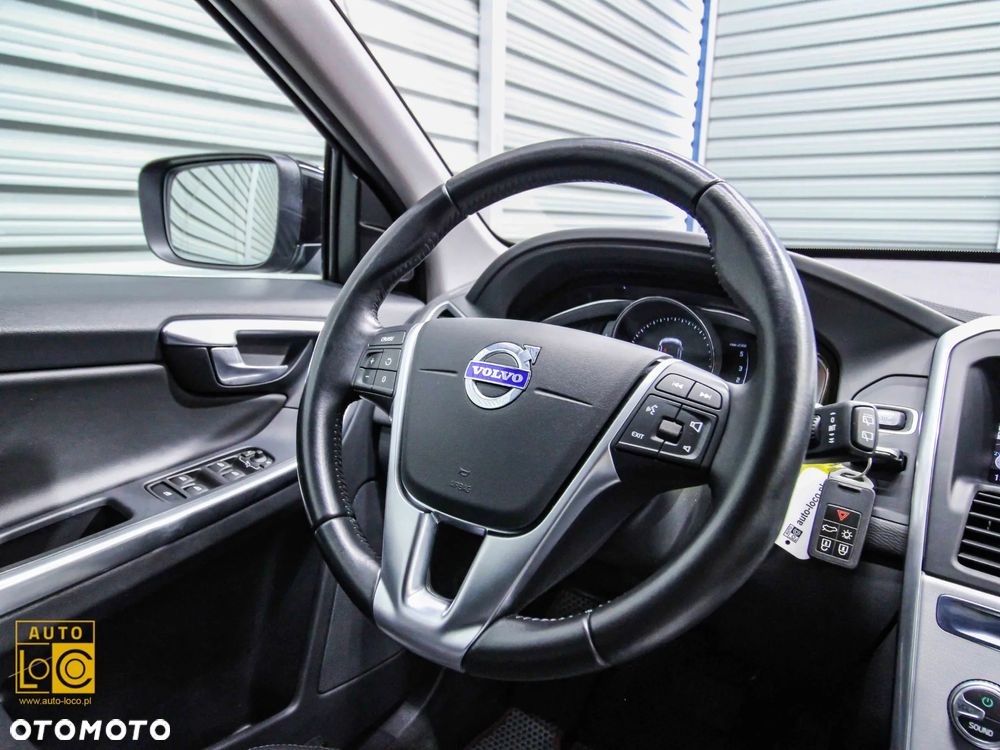 Volvo XC 60 D3 Geartronic Summum - 25