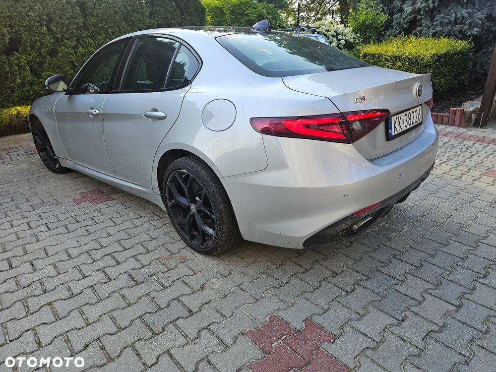 Alfa Romeo Giulia 2.0 Turbo 16V AT8-Q4 Veloce Ti - 18