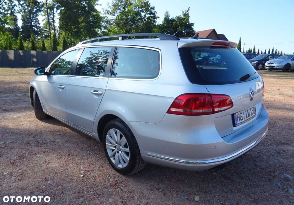 Volkswagen Passat - 11