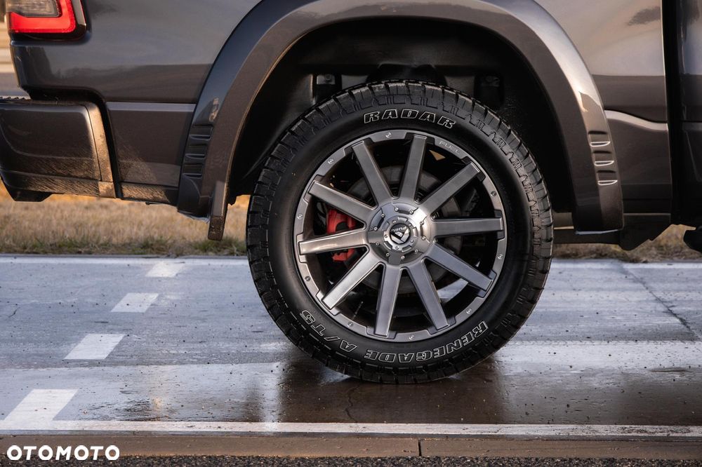 RAM 1500 Crew Cab Sport - 10