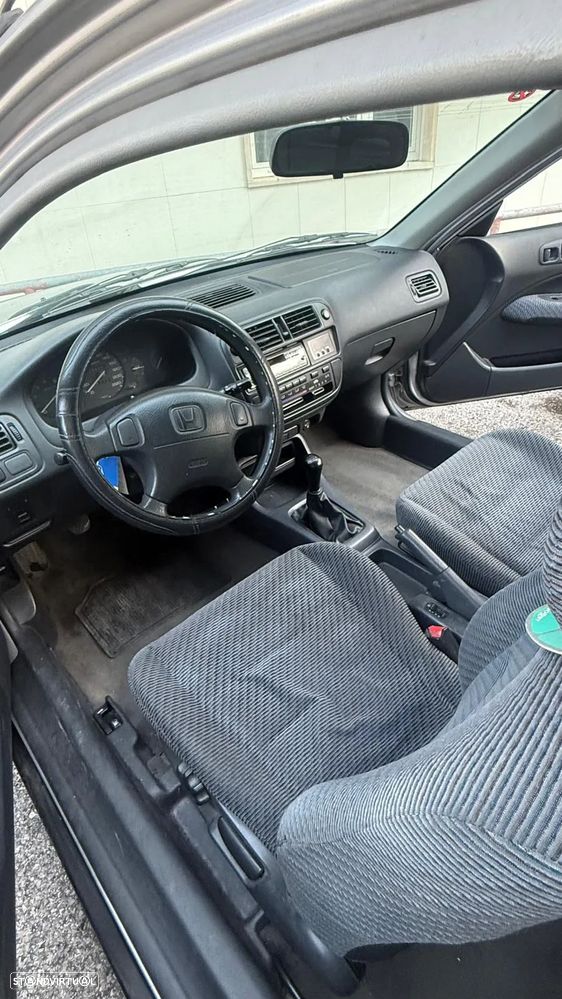 Honda Civic 1.5i LS - 8