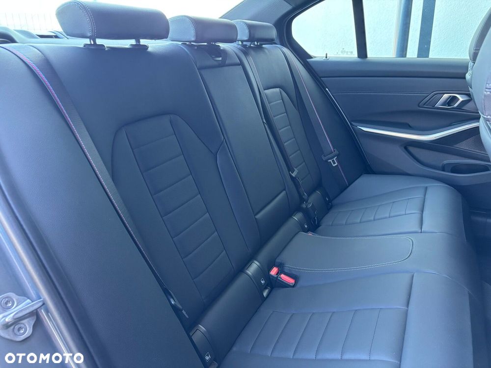 BMW Seria 3 330i xDrive M Sport sport - 17