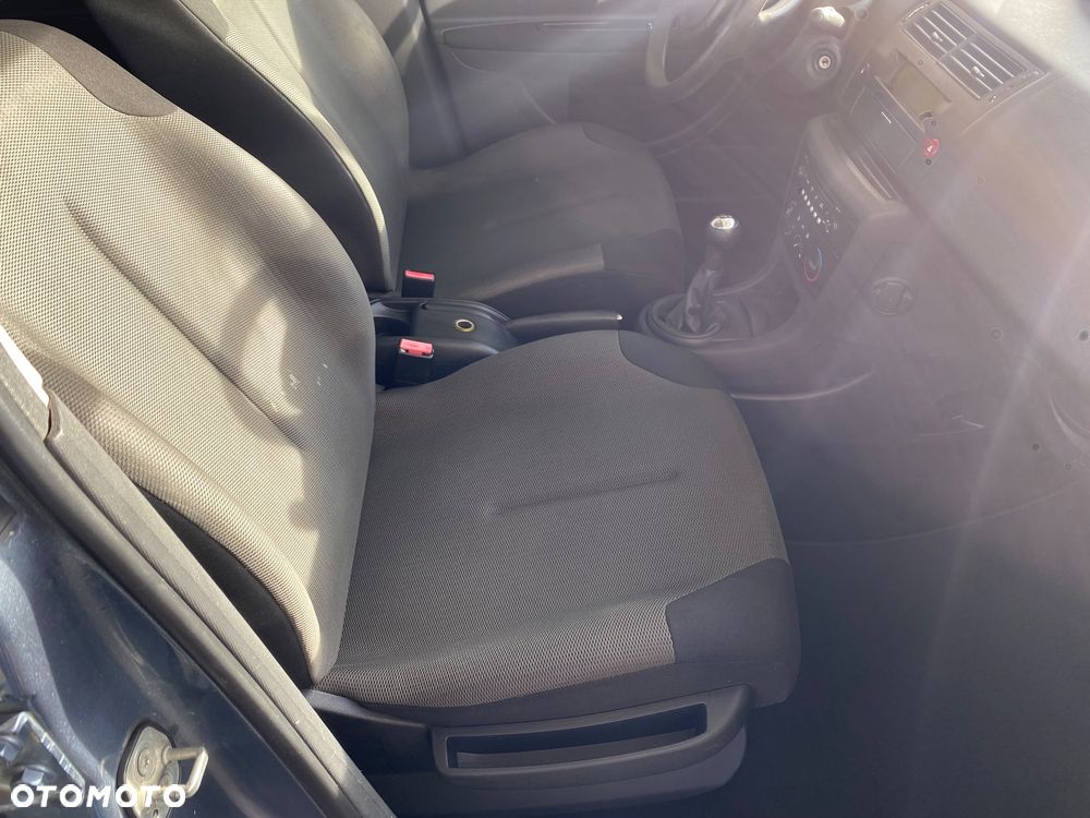 Citroën C4 1.6 16V Confort - 5