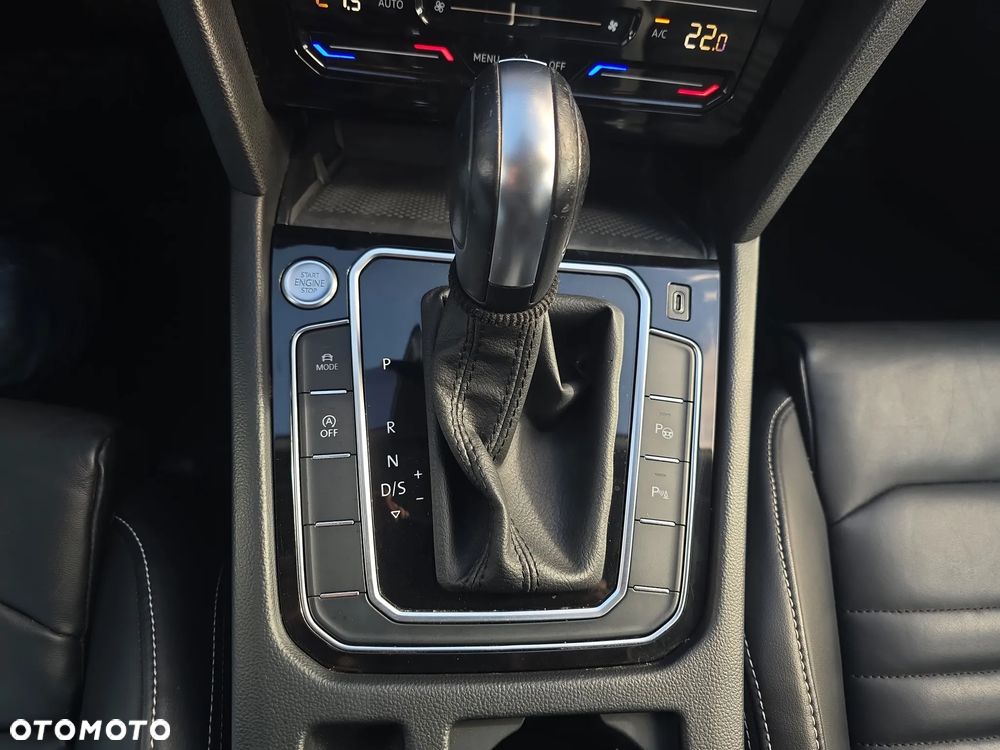 Volkswagen Passat - 15