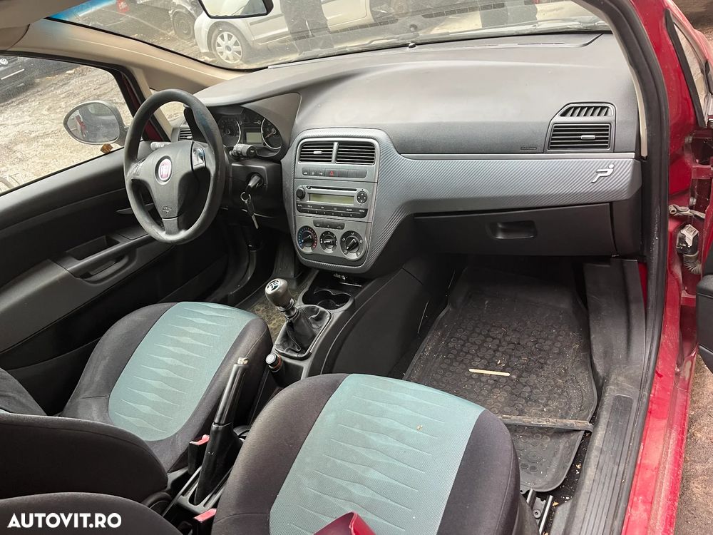 Dezmembrez Fiat Punto 2008 visiniu 1,4  benzina coupe - 4