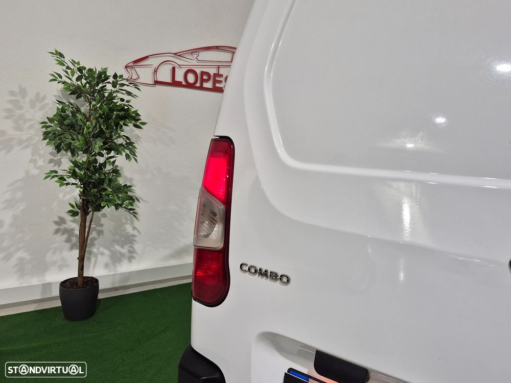 Opel Combo LONGA - 2022 | GARANTIA | 3 LUG. - 130.000KMS - 7