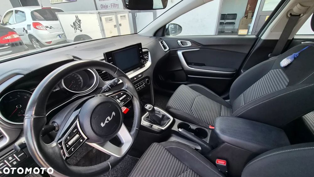 Kia Ceed 1.5 T-GDI Business Line Plus - 10