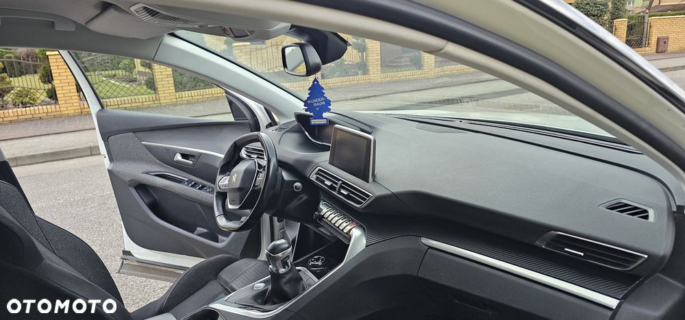 Peugeot 3008 1.6 BlueHDi Allure S&S - 12