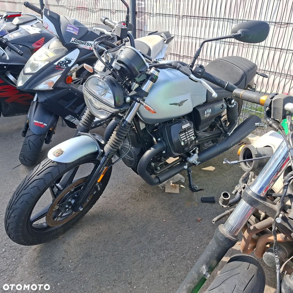 Moto Guzzi V7 - 8