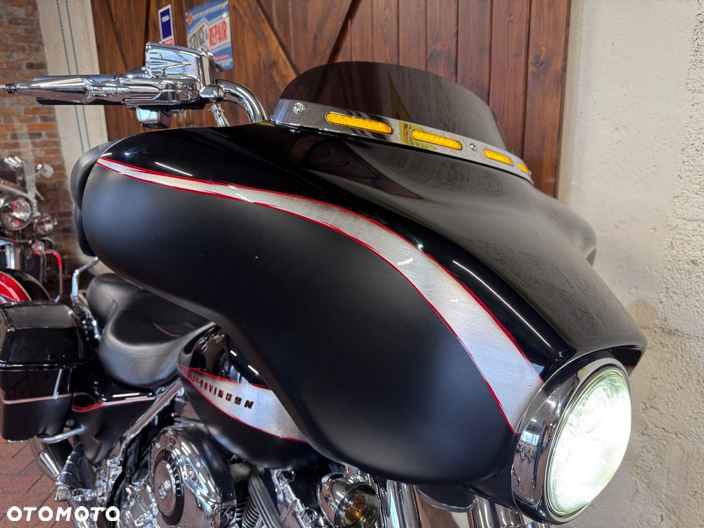 Harley-Davidson Touring Street Glide - 30