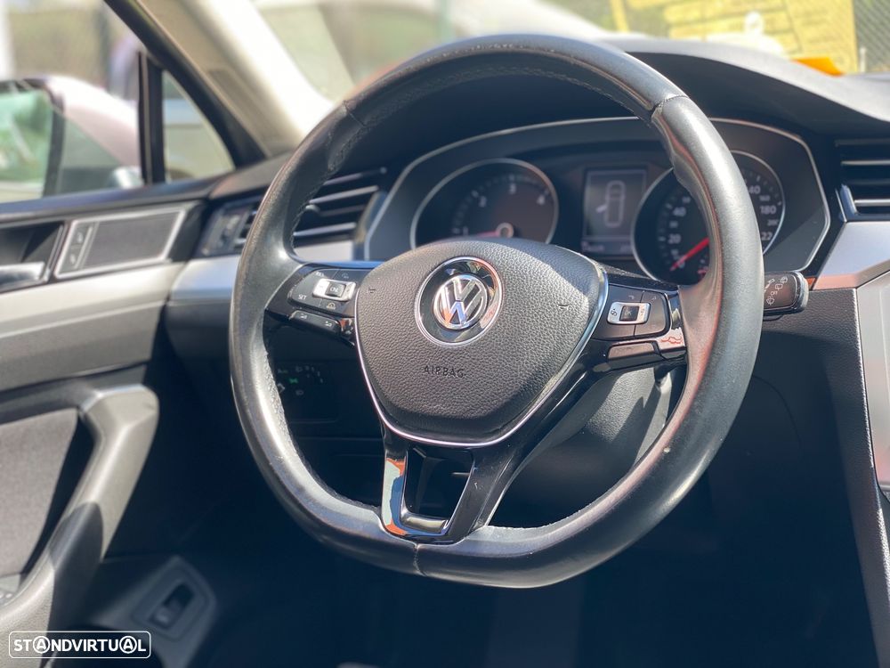 VW Passat Variant 1.6 TDI BlueMotion - 13