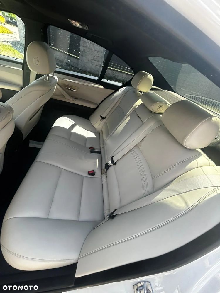 BMW Seria 5 535i Touring Sport-Aut Luxury Line - 10