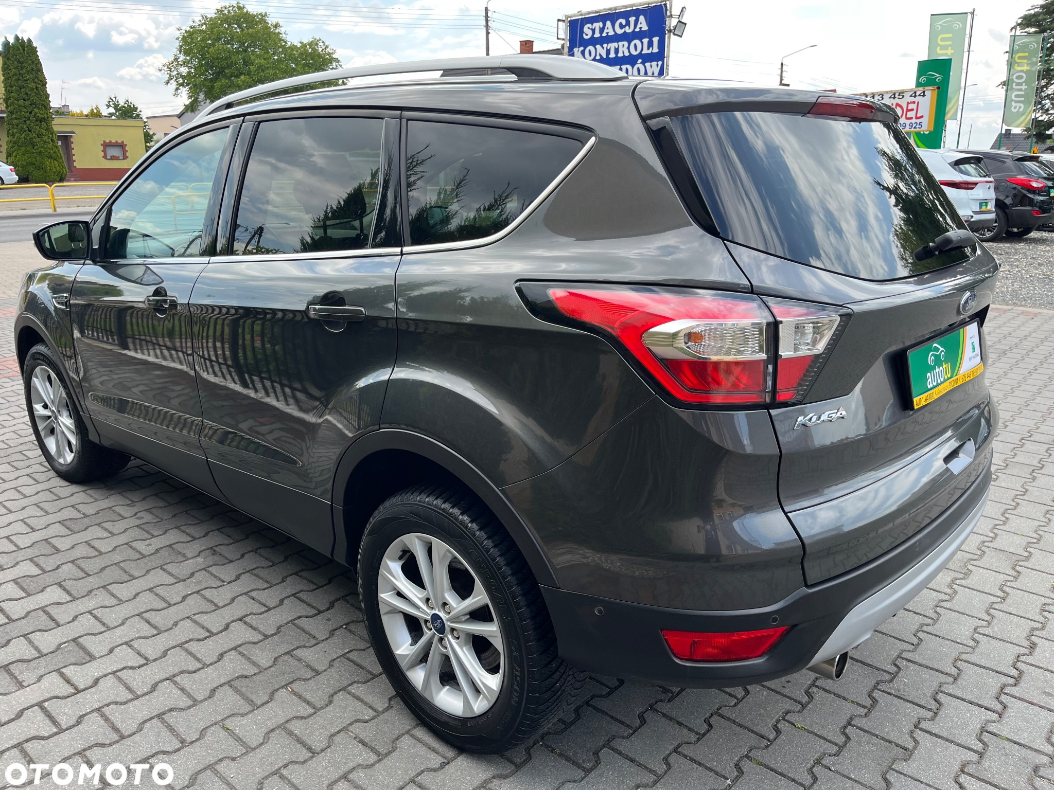 Ford Kuga 2.0 TDCi 2x4 Titanium - 3