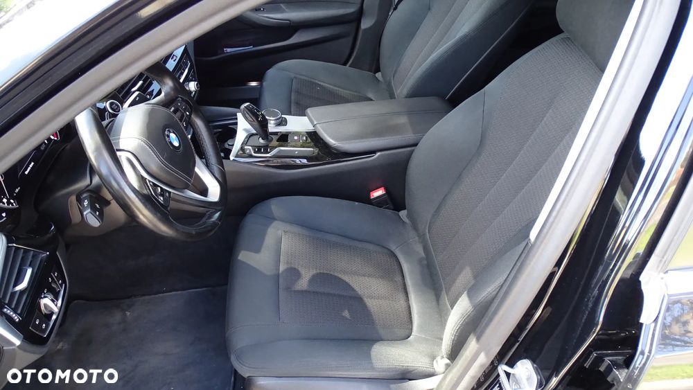 BMW Seria 5 520d xDrive Business Edition - 14