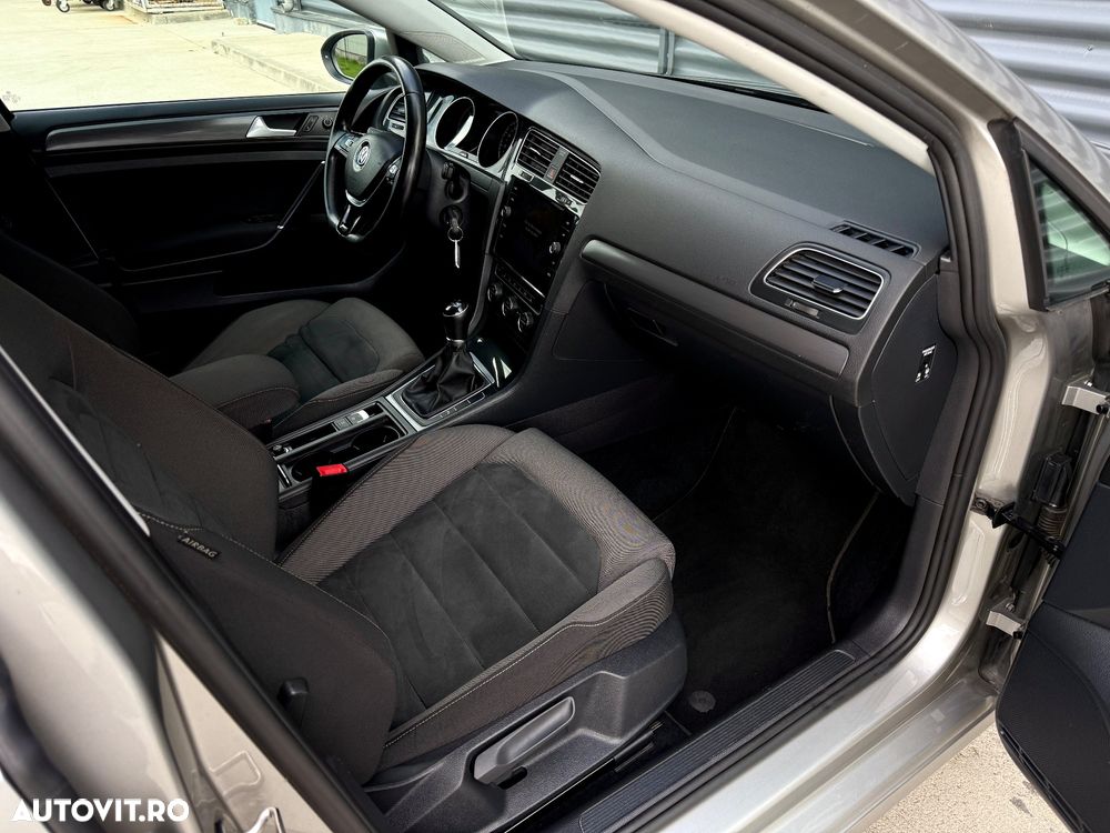 Volkswagen Golf 1.6 TDI Highline - 6