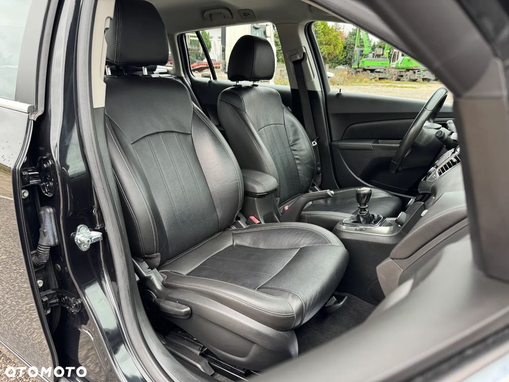 Chevrolet Cruze 1.4 T LTZ - 26