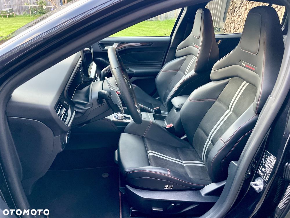 Ford Focus 2.3 EcoBoost ST X - 12