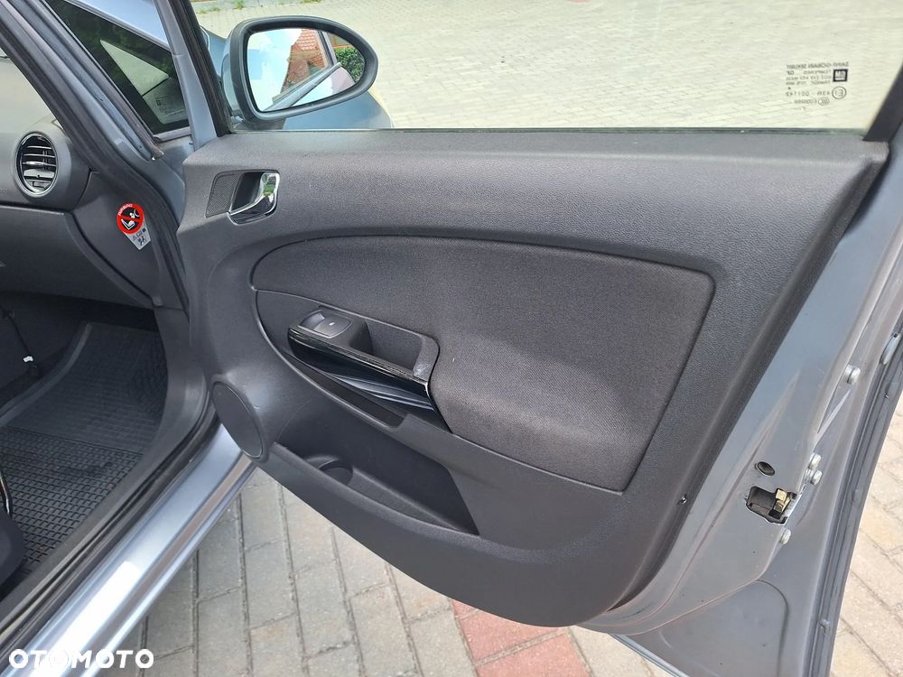 Opel Corsa 1.2 16V Cosmo - 13