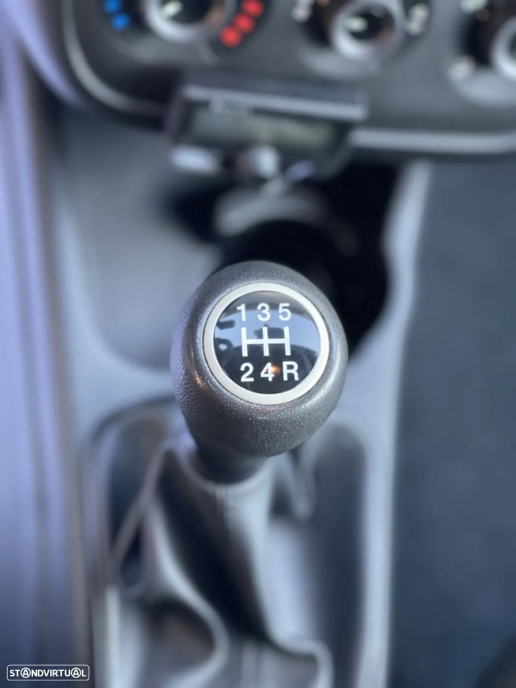 Fiat GRANDE PUNTO 1.3 JTD C/ AC - 17