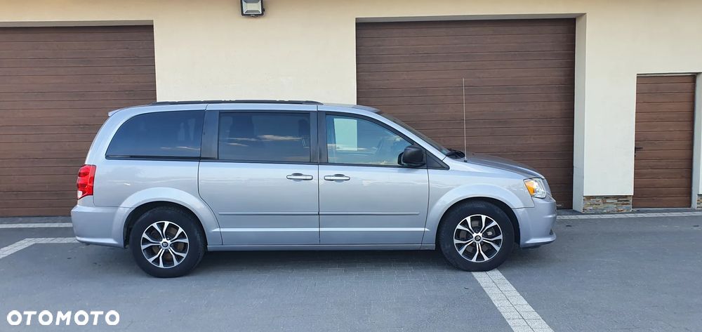 Dodge Grand Caravan - 4