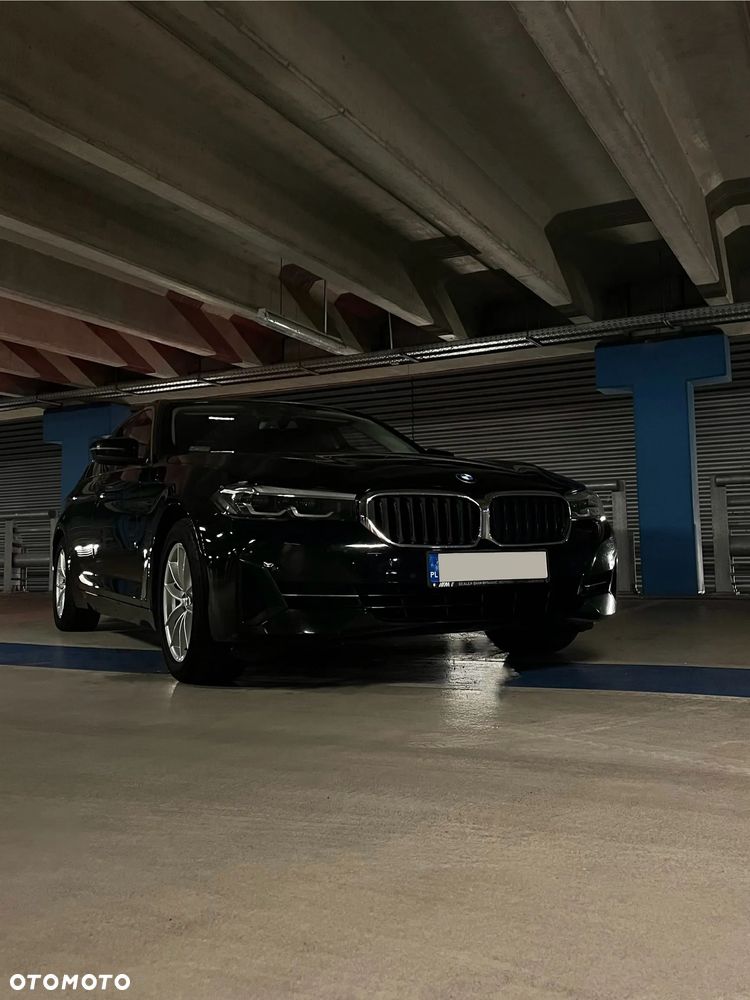 BMW Seria 5 520d xDrive MHEV - 6