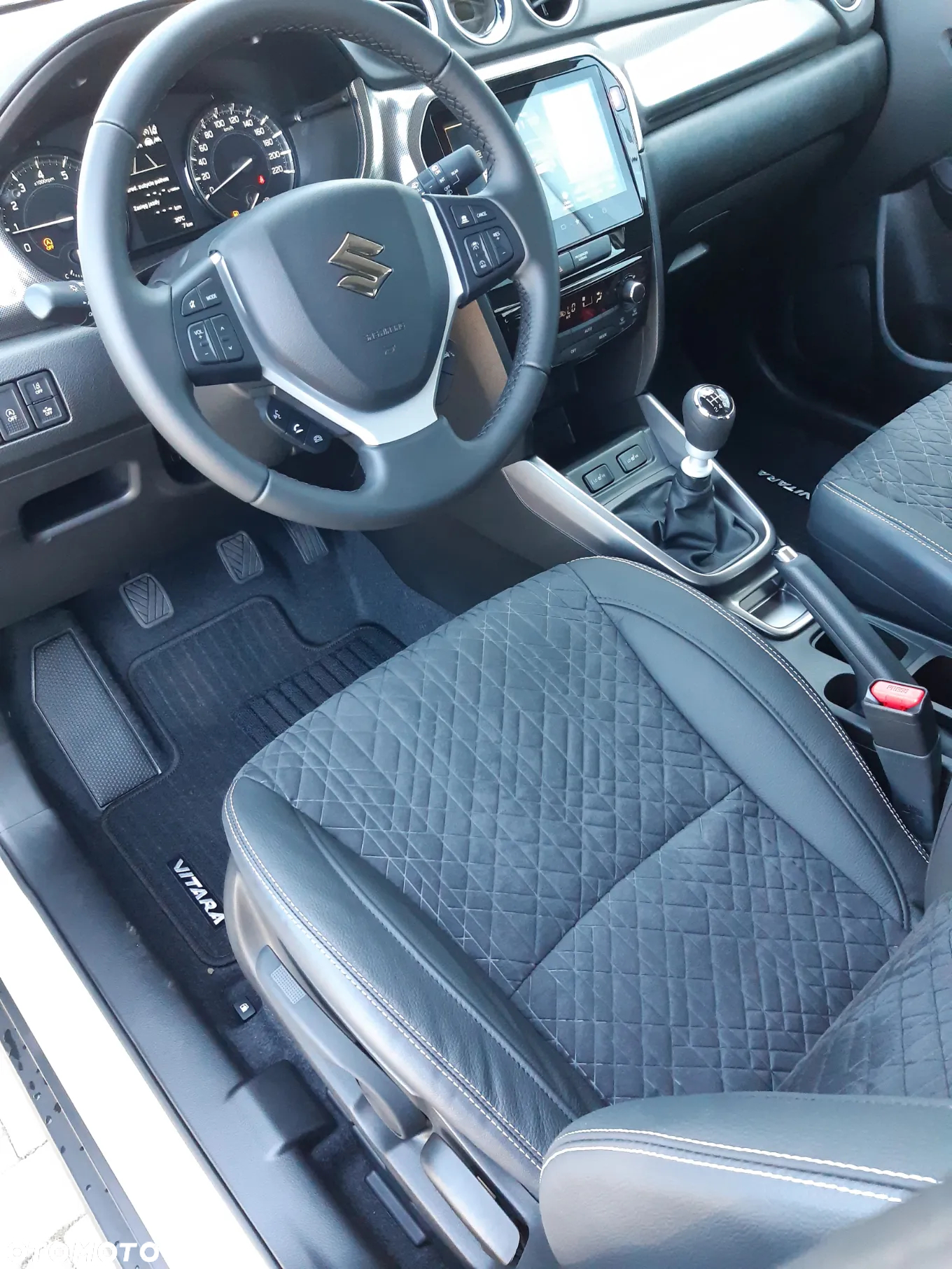 Suzuki Vitara 1.4 Boosterjet mHEV Elegance 2WD - 19