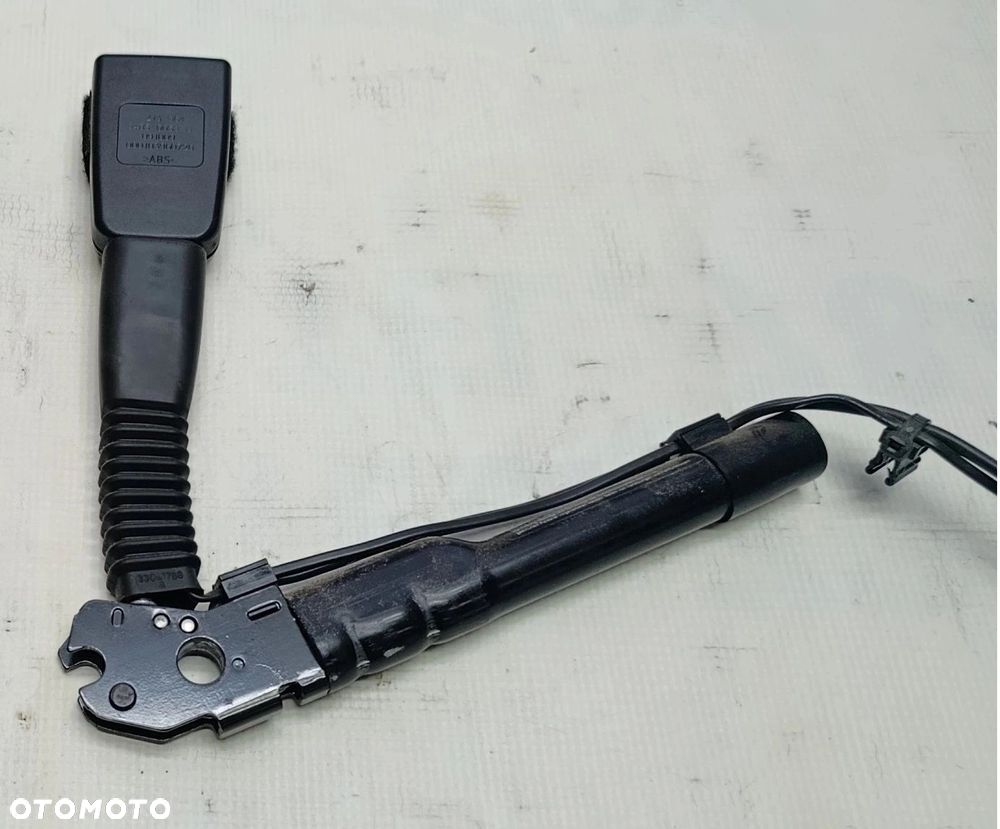 BMW E91 napinacz pasa bezpieczeństwa przód lift PRAWY E90 - 2