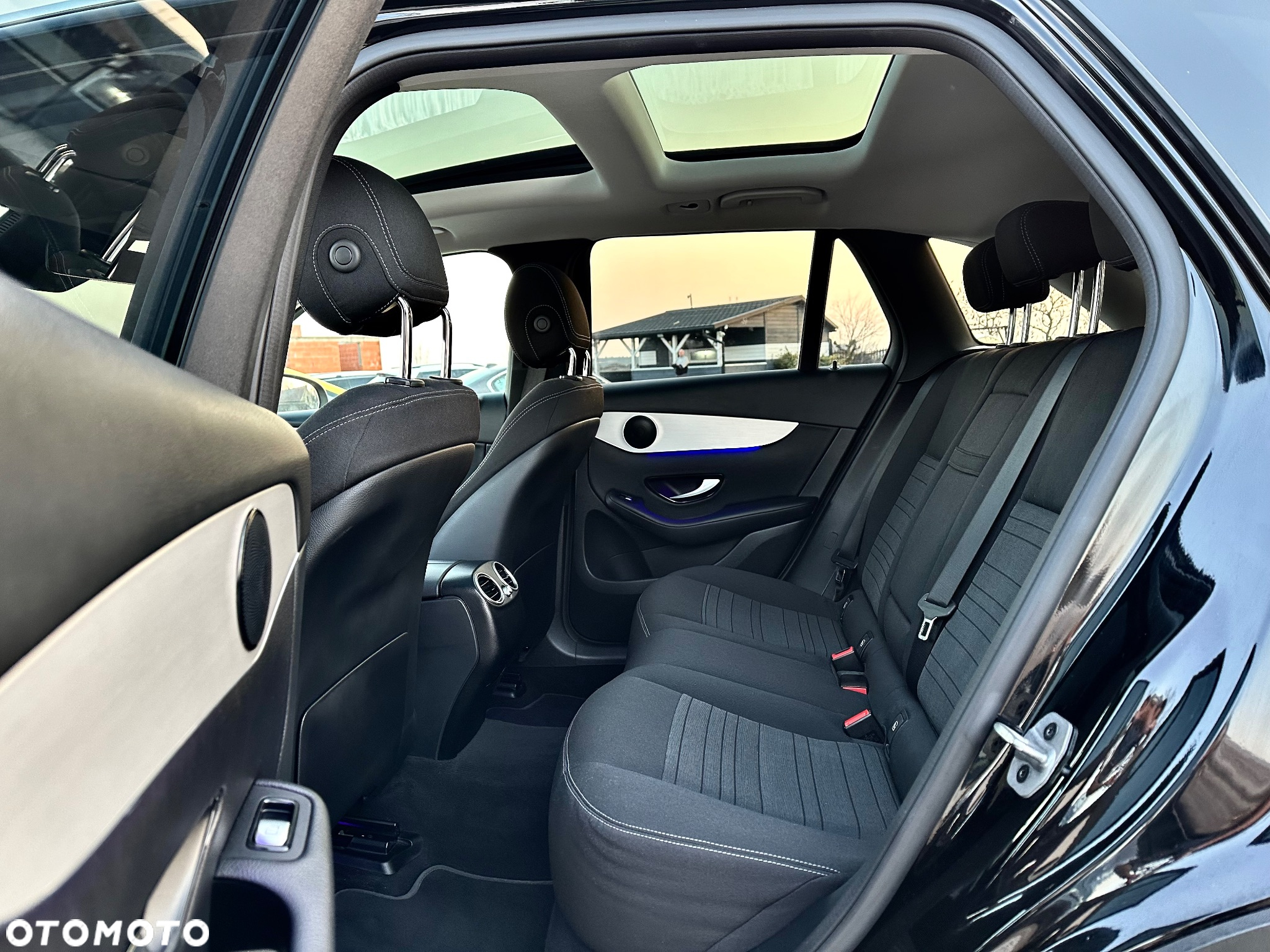 Mercedes-Benz GLC 300 e 4-Matic - 9