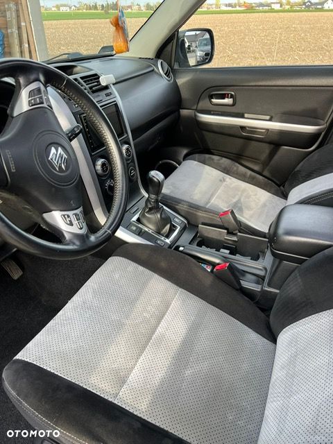 Suzuki Grand Vitara 1.9 DDiS Comfort DPF Limited - 12