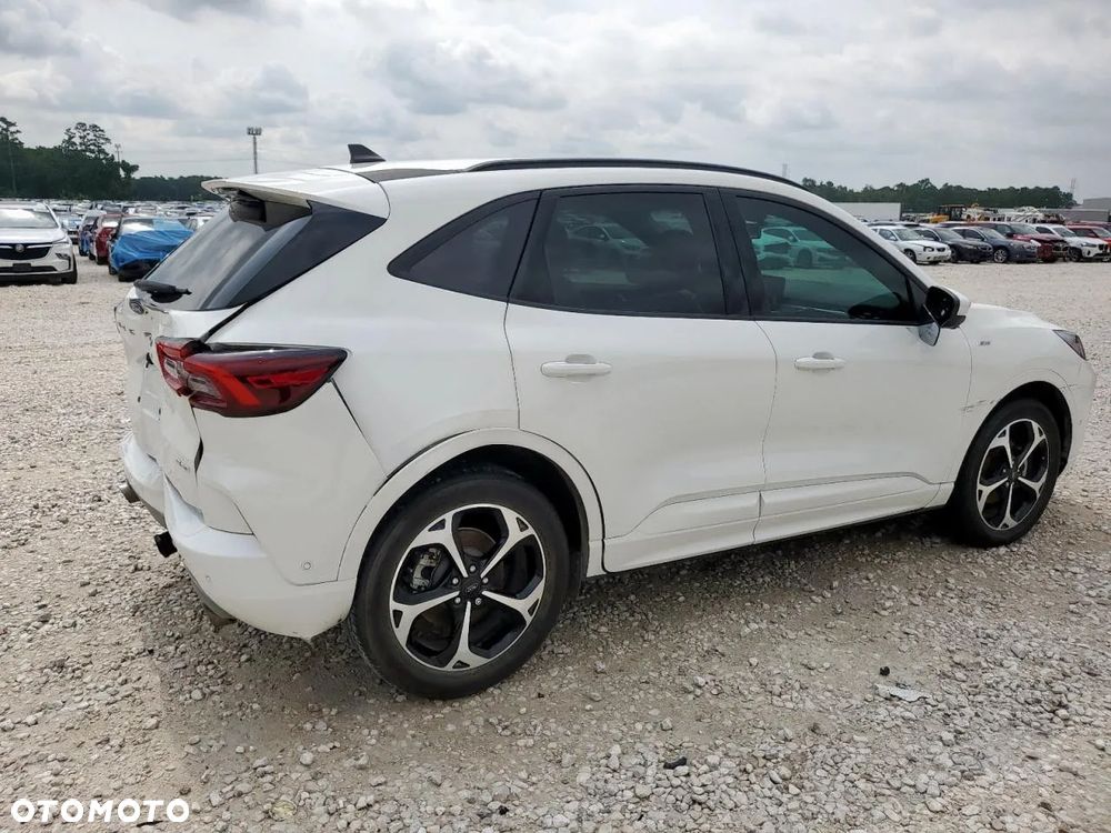 Ford Escape 2.0 EcoBoost AWD Titanium - 4