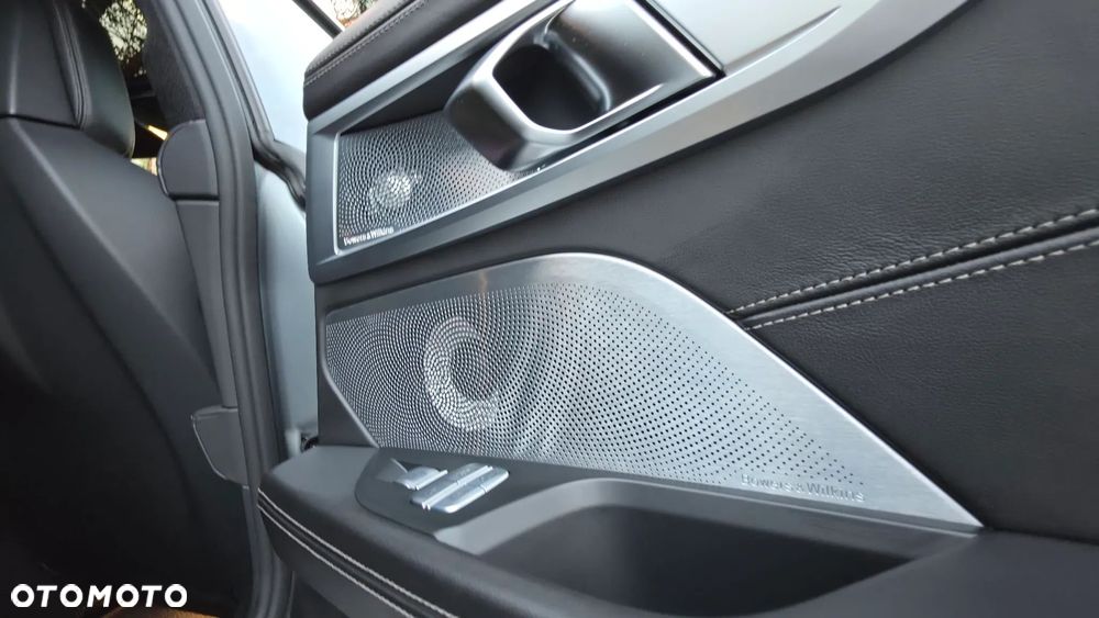 BMW Seria 8 - 23