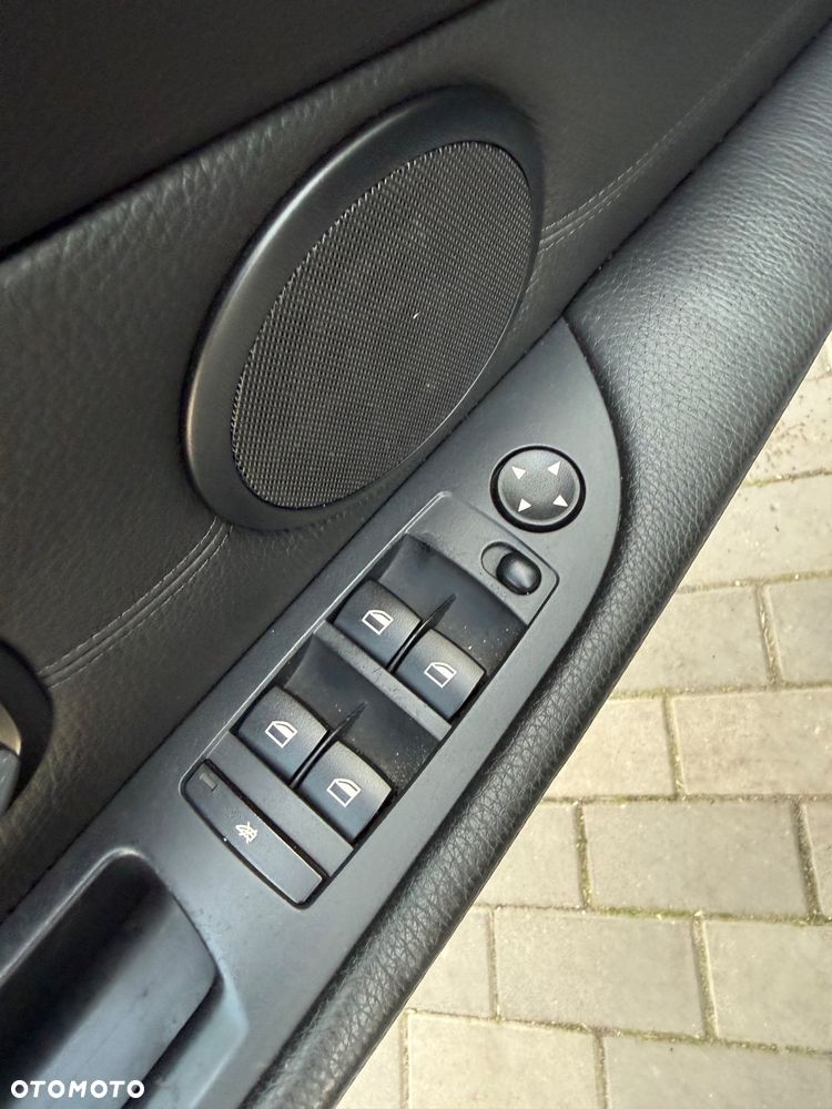 BMW Seria 5 530i - 23