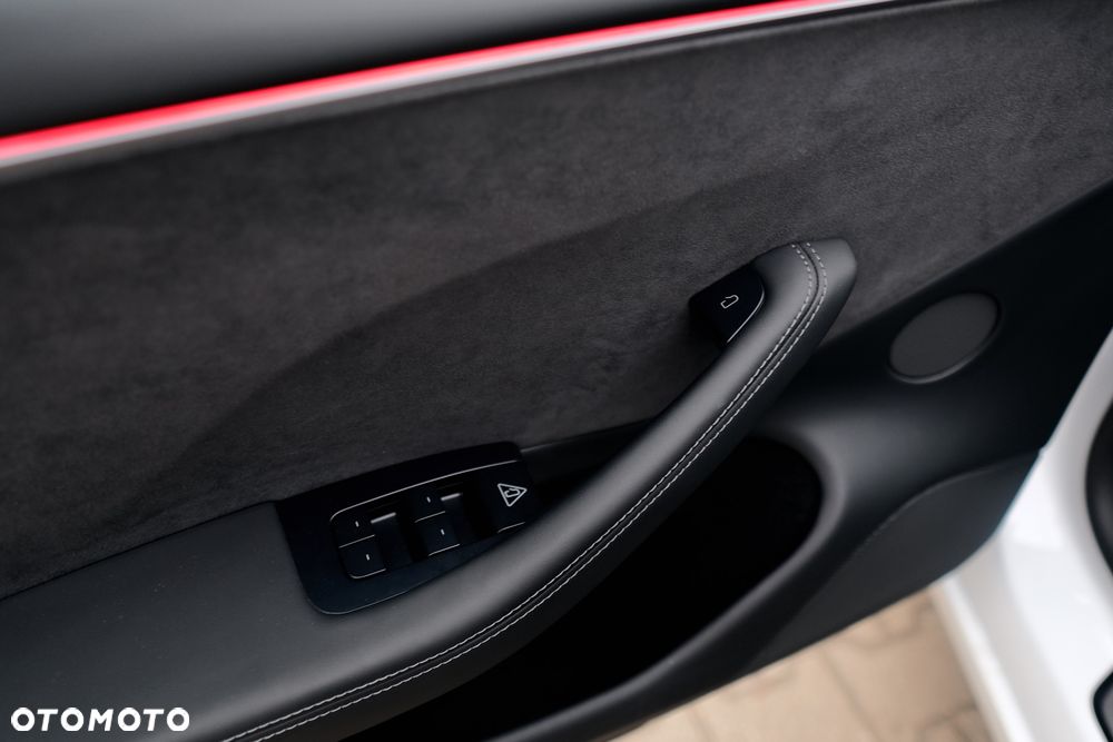 Tesla Model 3 Performance AWD - 7