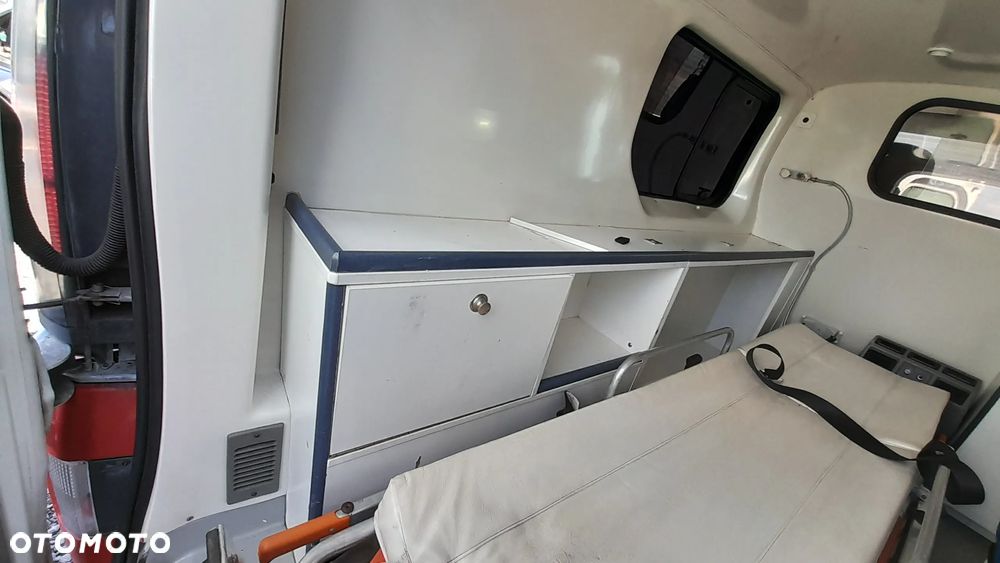 RENAULT TRAFIC II ŁÓŻKO MEDYCZNE NOSZE KARETKA AMBULANS nr. 93/3 - 2