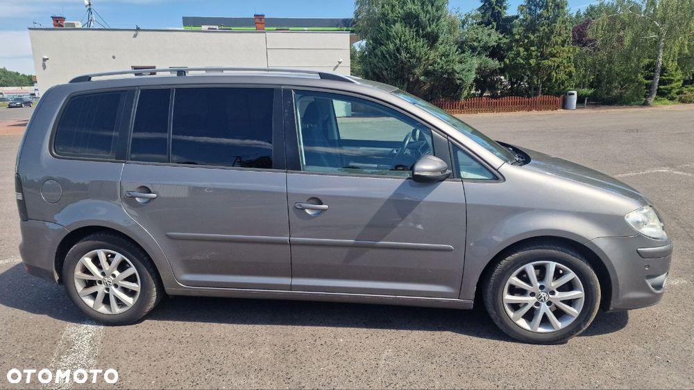 Volkswagen Touran - 2