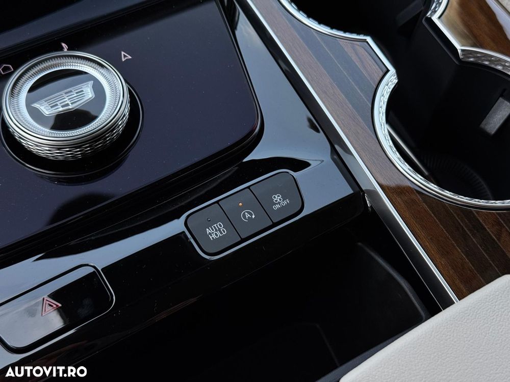 Cadillac Escalade - 32