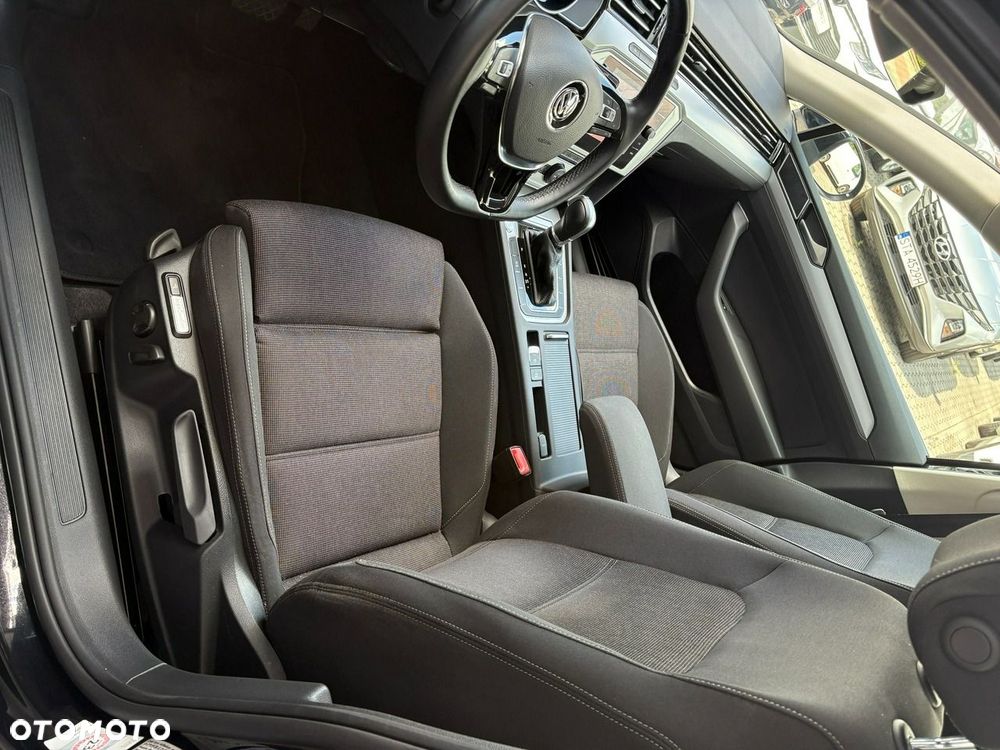 Volkswagen Passat - 14