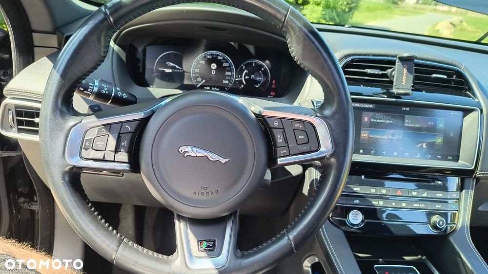 Jaguar F-Pace 20d AWD R-Sport Ingenium Edition - 16