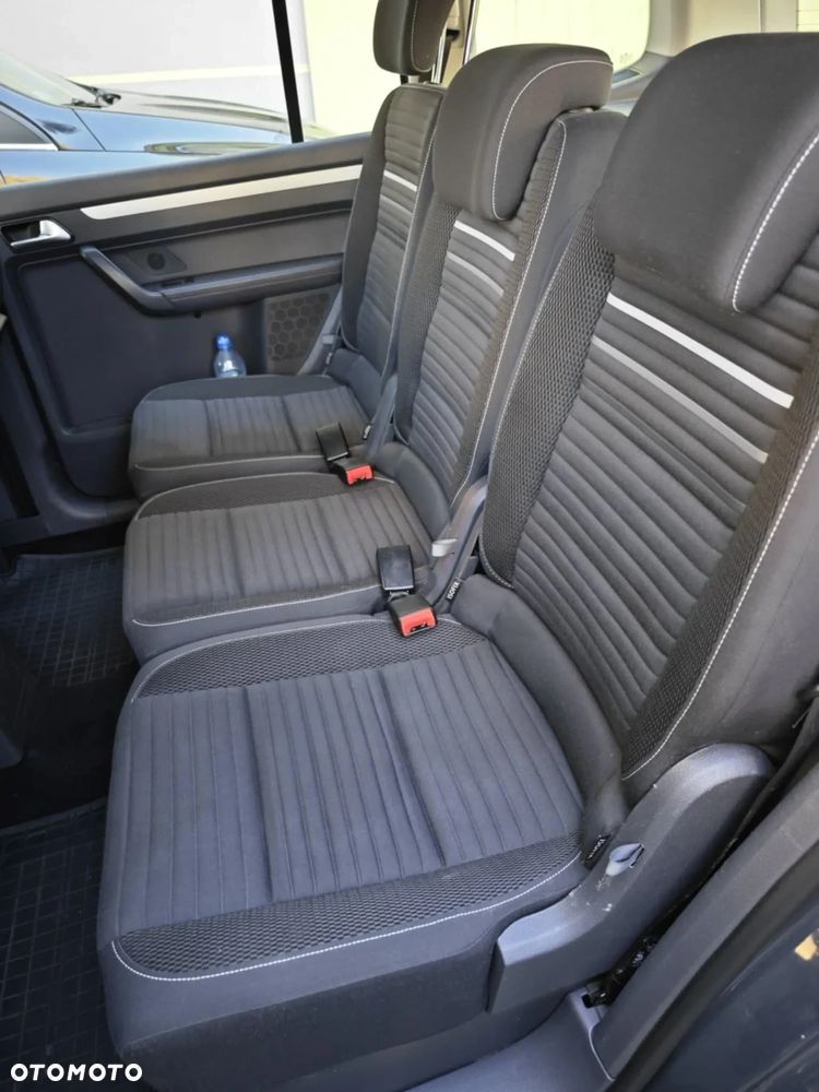 Volkswagen Touran - 17