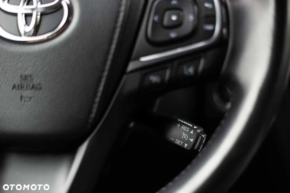 Toyota Avensis 2.0 D-4D Selection - 15