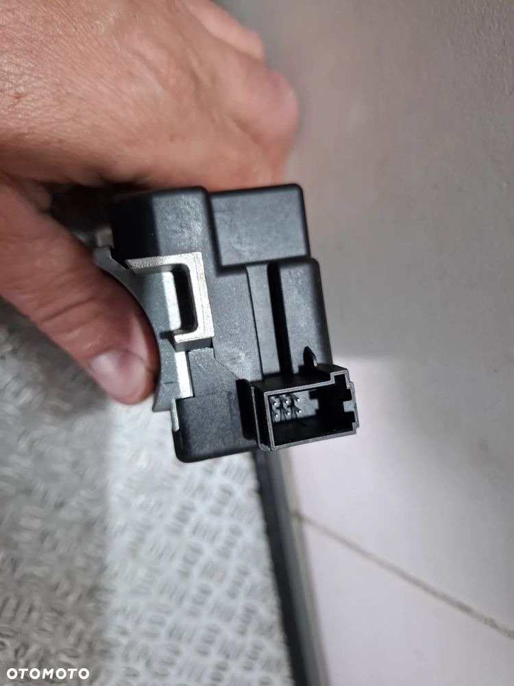 Rygiel blokada kierownicy Audi A4 B8 2013 rok nr 8K0905852E - 2