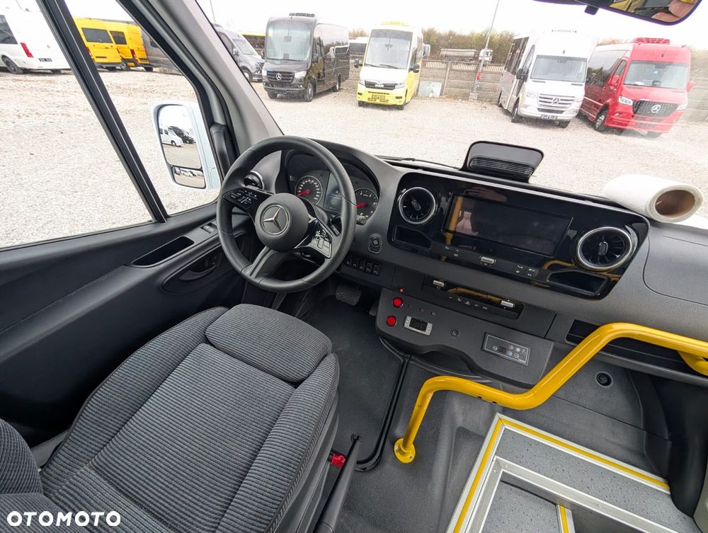 Mercedes-Benz Sprinter 519 - 21