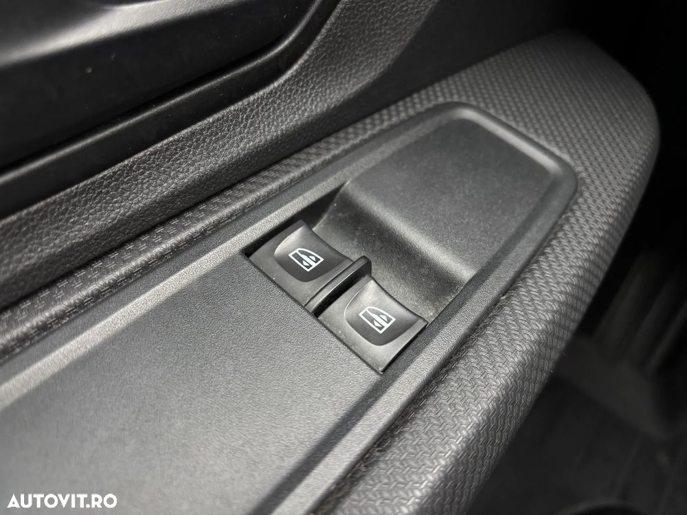 Dacia Logan TCe 90 Essential - 16