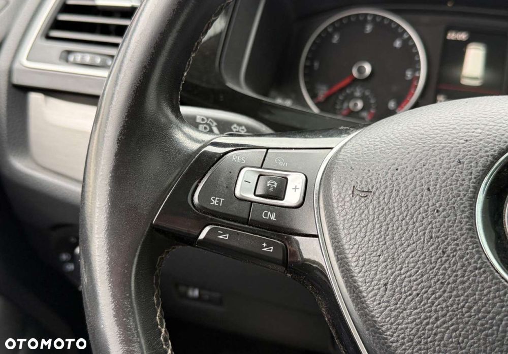 Volkswagen Multivan - 27