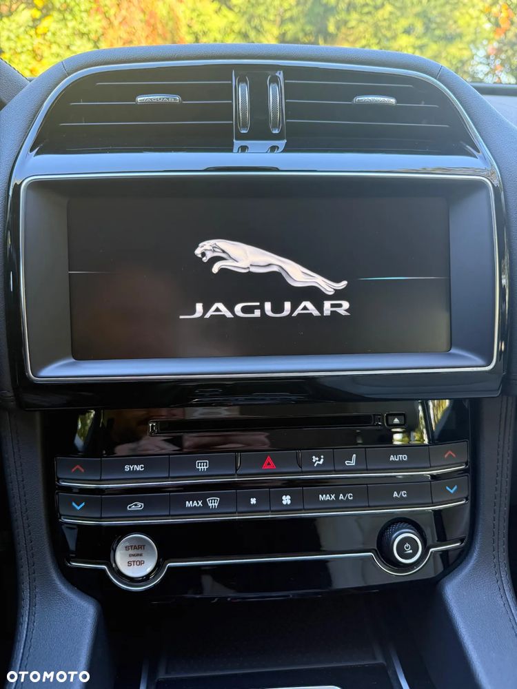 Jaguar F-Pace 2.0 i4D AWD Prestige - 12