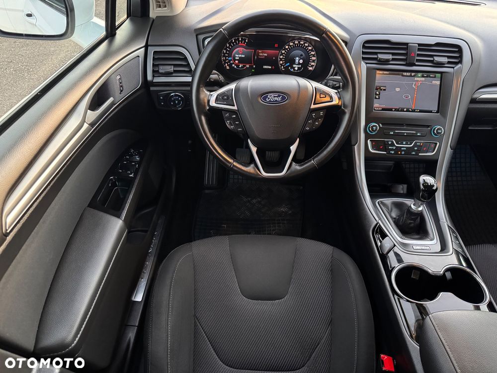 Ford Mondeo 2.0 EcoBlue Titanium - 24