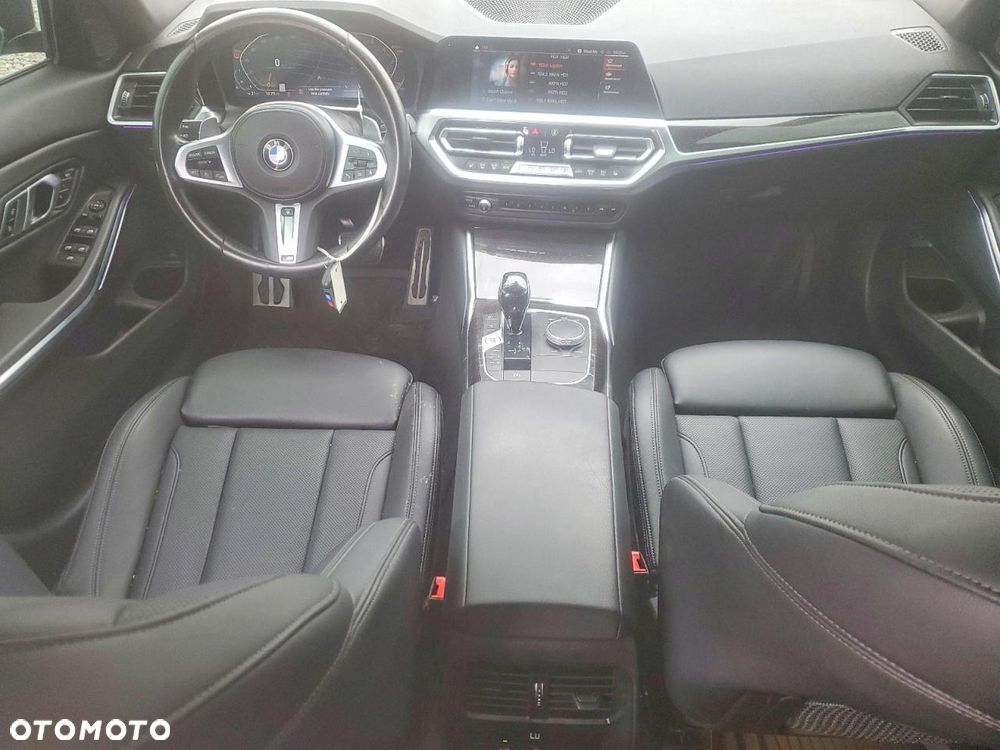 BMW Seria 3 330i xDrive M Sport - 8