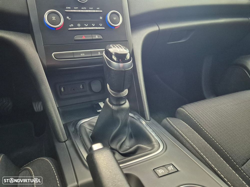 Renault Mégane 1.5 dCi Dynamique S SS - 13